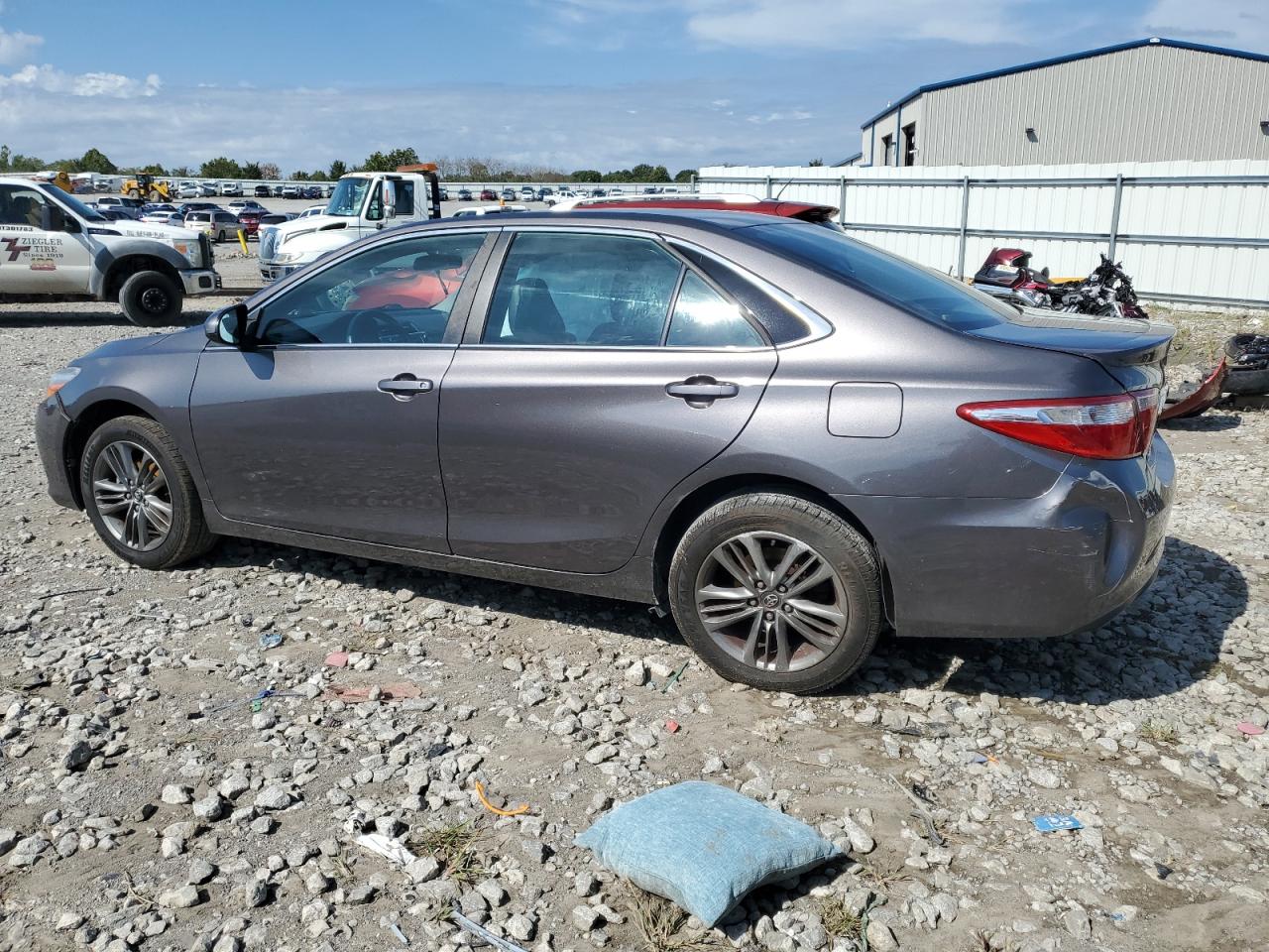 2017 Toyota Camry Le VIN: 4T1BF1FK4HU404697 Lot: 71608914