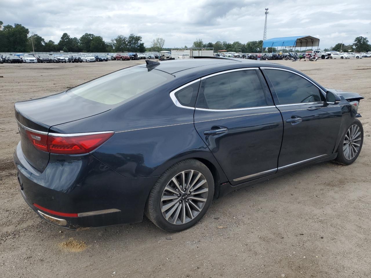 VIN KNALC4J19H5072880 2017 KIA CADENZA no.3