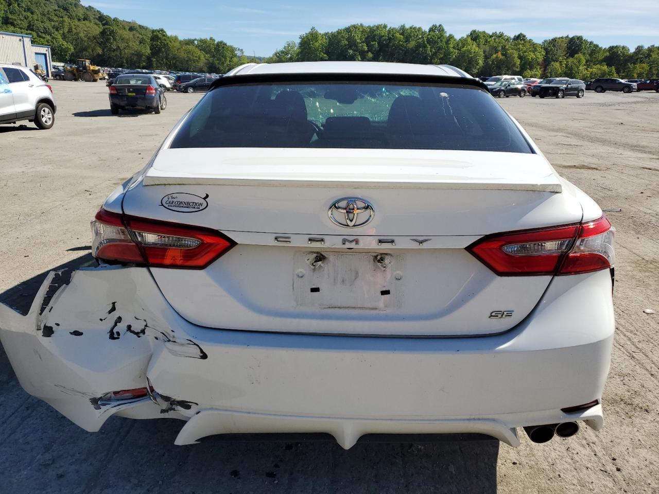 2018 Toyota Camry L VIN: 4T1B11HKXJU530886 Lot: 70135154