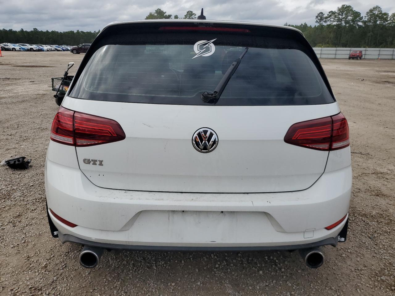 3VW547AU8JM252319 2018 Volkswagen Gti S