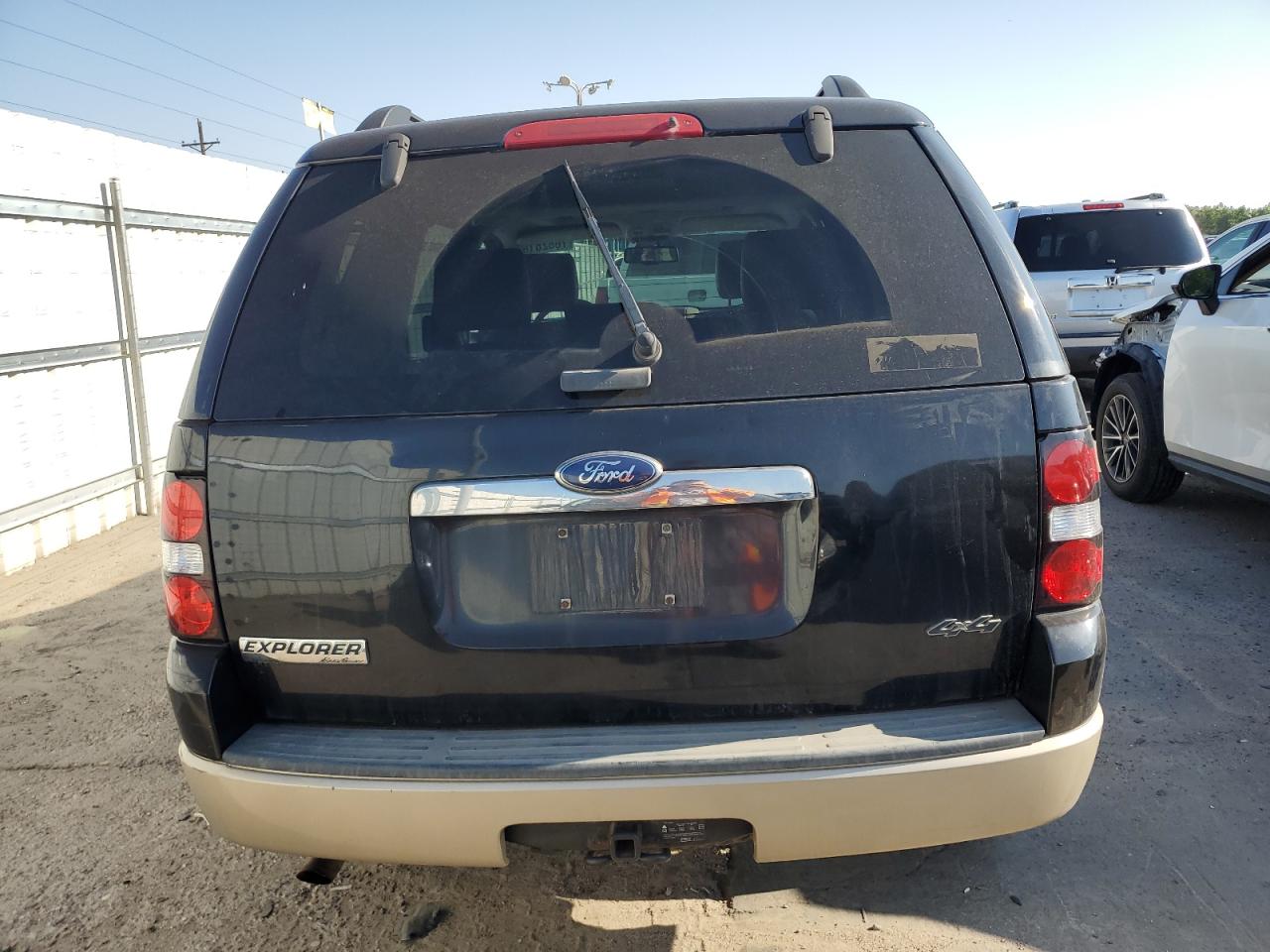 2008 Ford Explorer Eddie Bauer VIN: 1FMEU74E08UA14036 Lot: 70828184