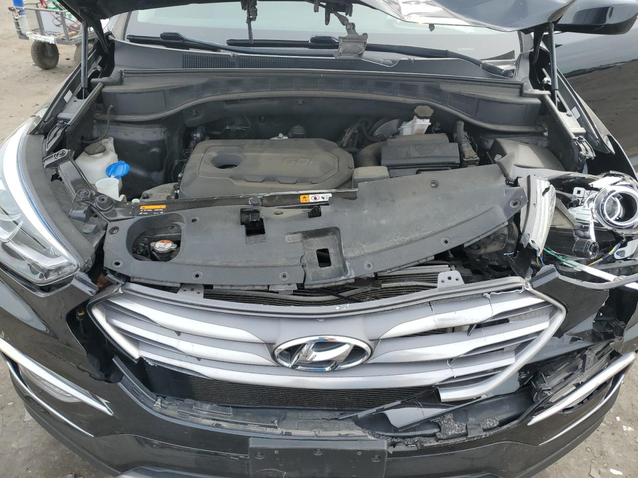 5XYZUDLB2HG425824 2017 Hyundai Santa Fe Sport