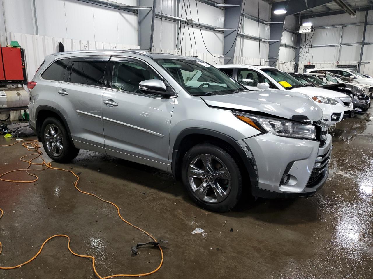 5TDDZRFH8HS463134 2017 Toyota Highlander Limited