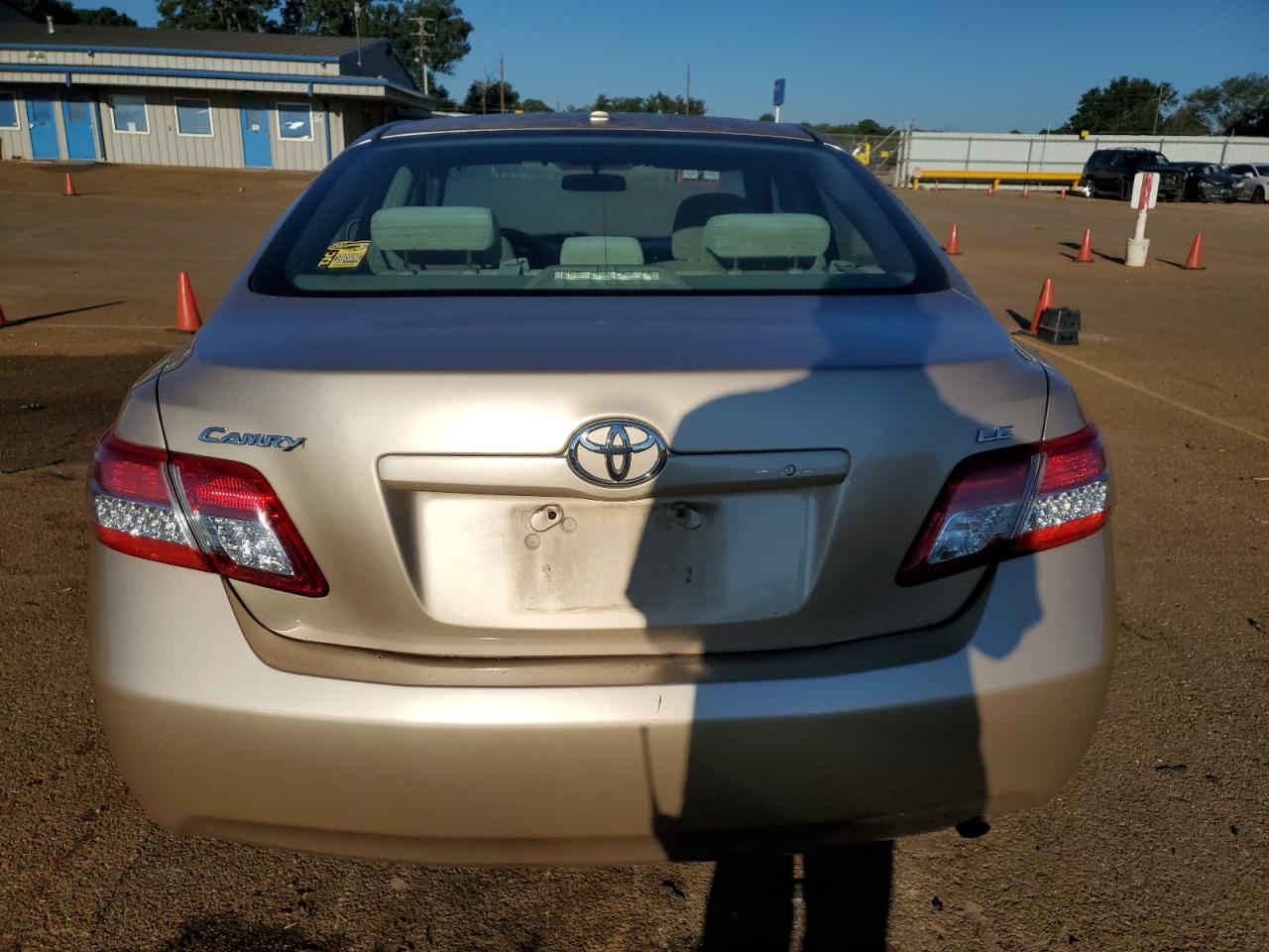 2010 Toyota Camry Base VIN: 4T1BF3EK4AU013570 Lot: 72495764