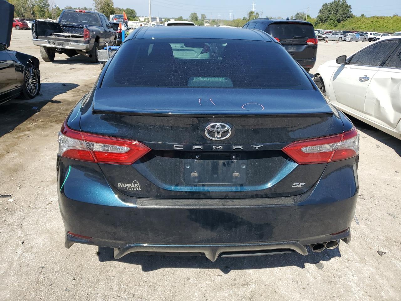 4T1B11HK0JU576095 2018 Toyota Camry L