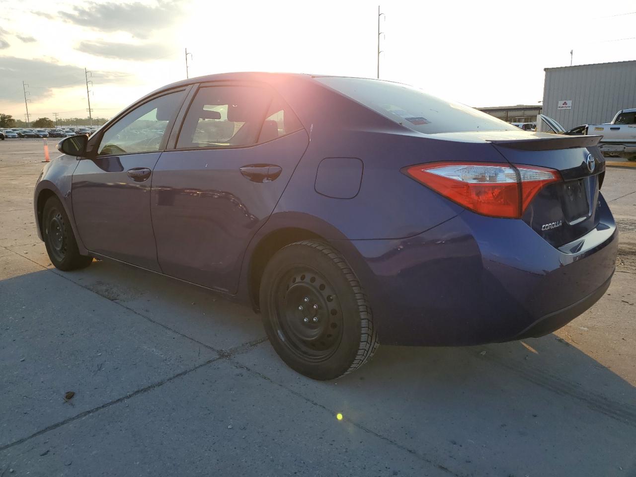 5YFBURHE7FP186586 2015 TOYOTA COROLLA - Image 2