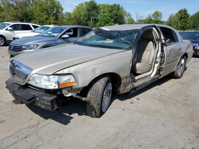 2011 Lincoln Town Car Signature Limited