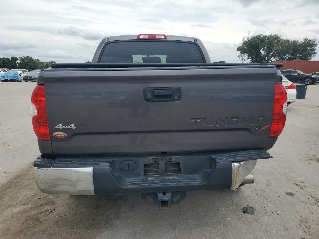 5TFDW5F11GX558566 2016 Toyota Tundra Crewmax Sr5