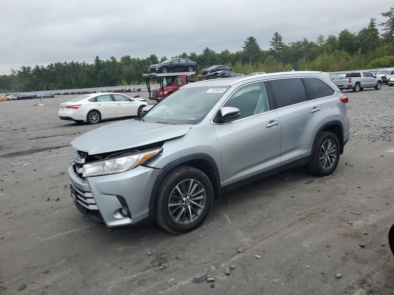 5TDJZRFH1KS719169 2019 Toyota Highlander Se