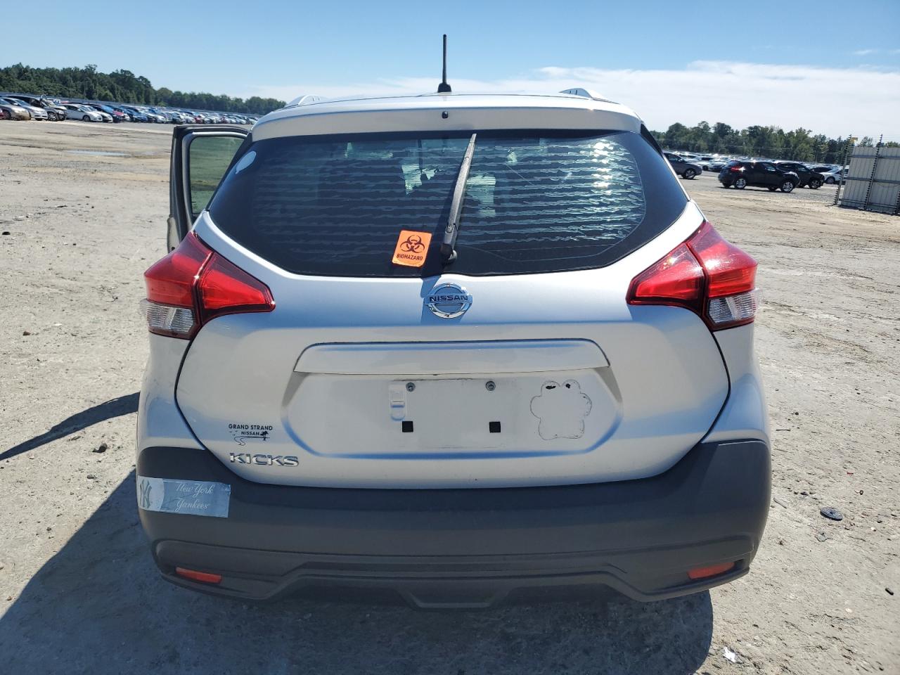 2018 Nissan Kicks S VIN: 3N1CP5CU7JL522006 Lot: 70648604