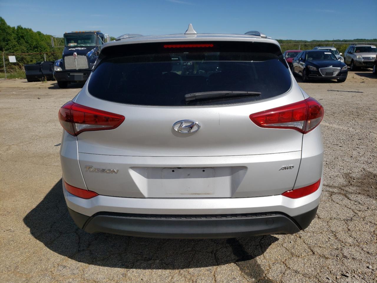 KM8J3CA40JU770073 2018 Hyundai Tucson Sel