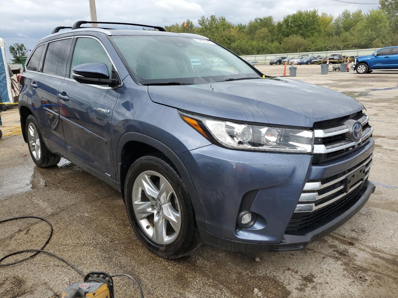 VIN 5TDDGRFH2KS064541 2019 TOYOTA HIGHLANDER no.4