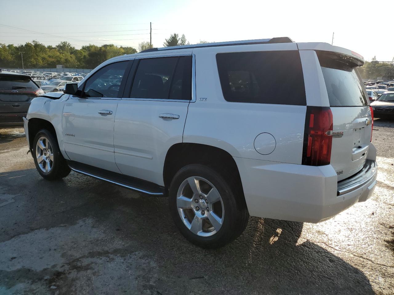 VIN 1GNSKCKC8GR281098 2016 CHEVROLET TAHOE no.2