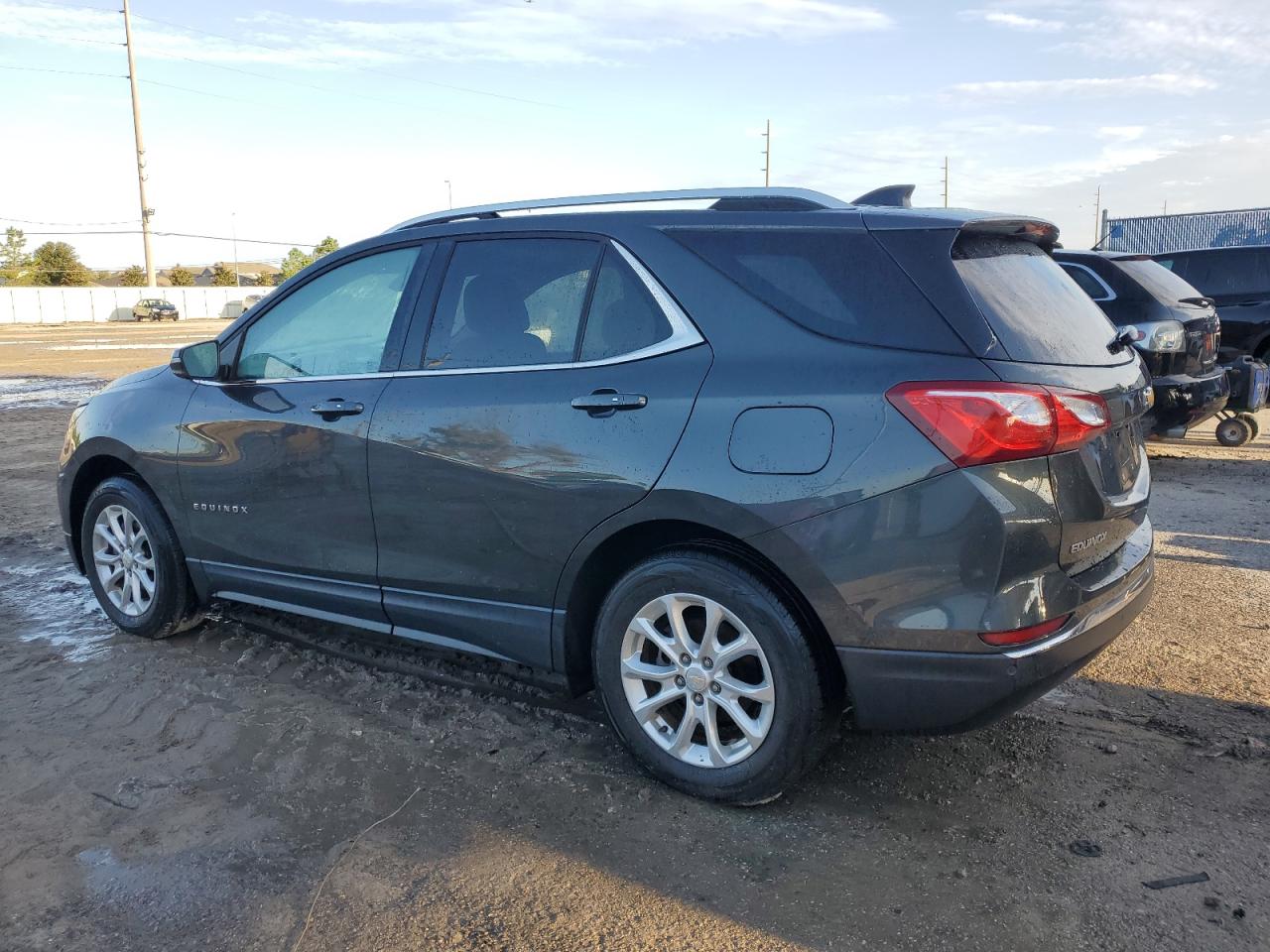 2GNAXJEV8J6131431 2018 CHEVROLET EQUINOX - Image 2