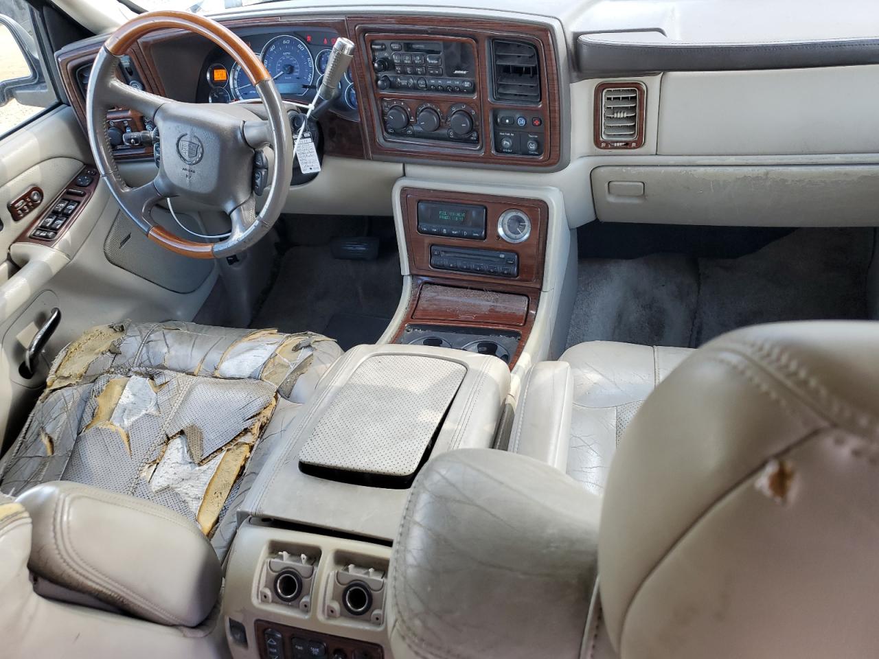 2002 Cadillac Escalade Luxury VIN: 1GYEC63TX2R156657 Lot: 72234224