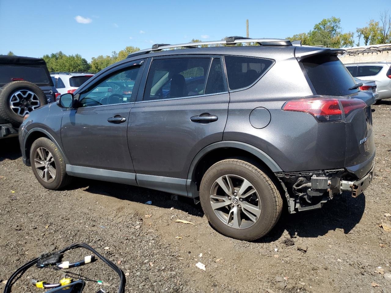 2T3RFREV0JW750803 2018 TOYOTA RAV 4 - Image 2