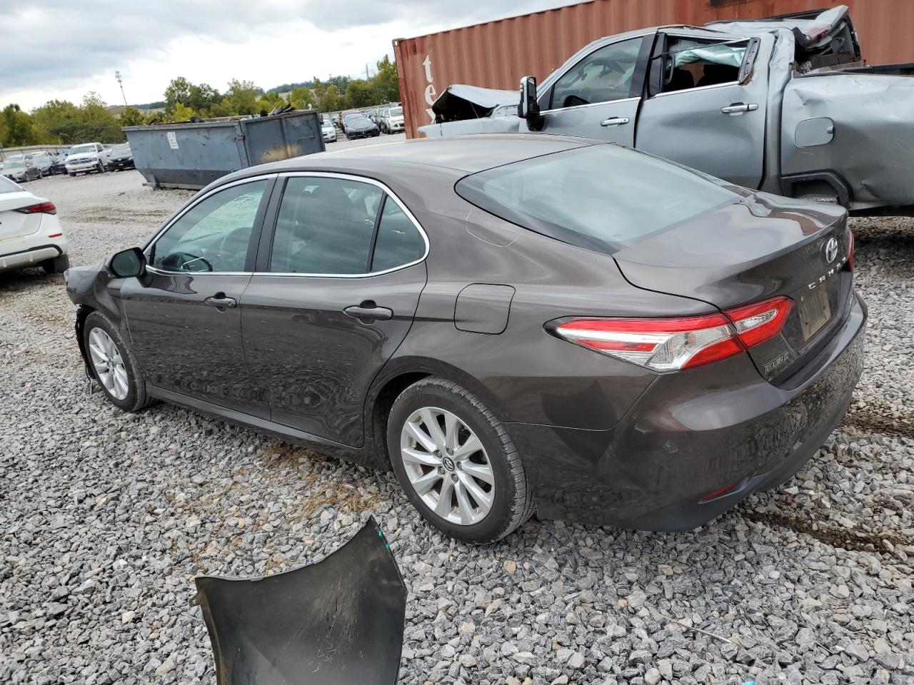 4T1B11HK0JU542156 2018 TOYOTA CAMRY - Image 2