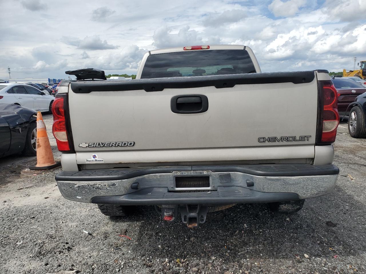 2005 Chevrolet Silverado - Image 6