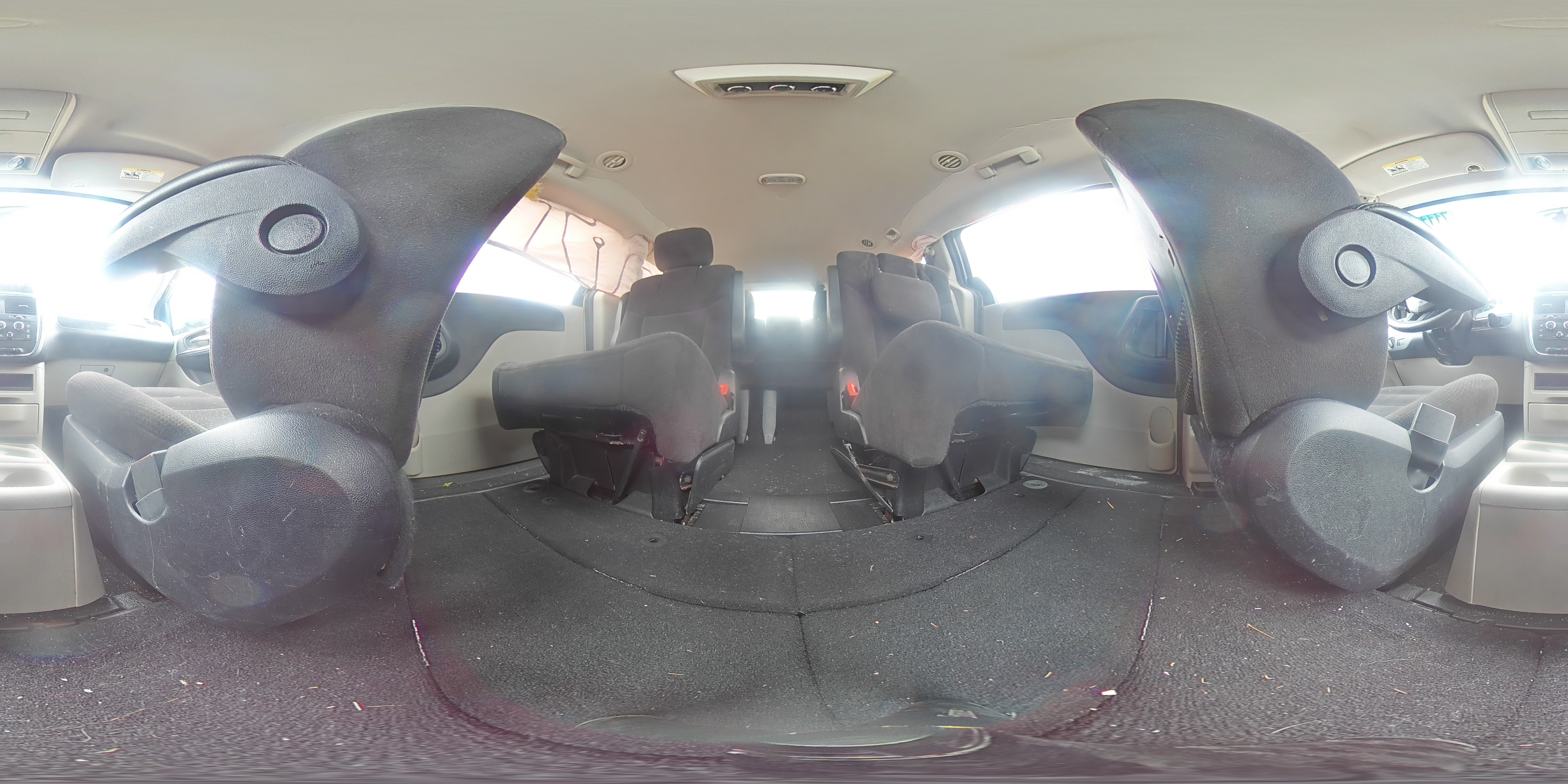 2015 Dodge Caravan - Image 14