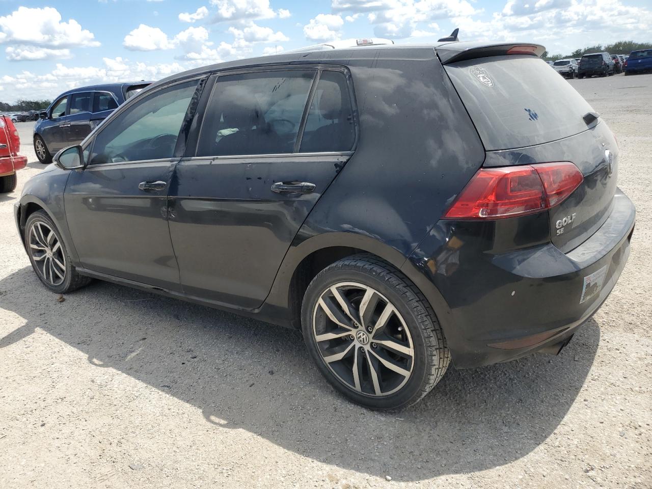 3VW217AUXHM017863 2017 VOLKSWAGEN GOLF - Image 2