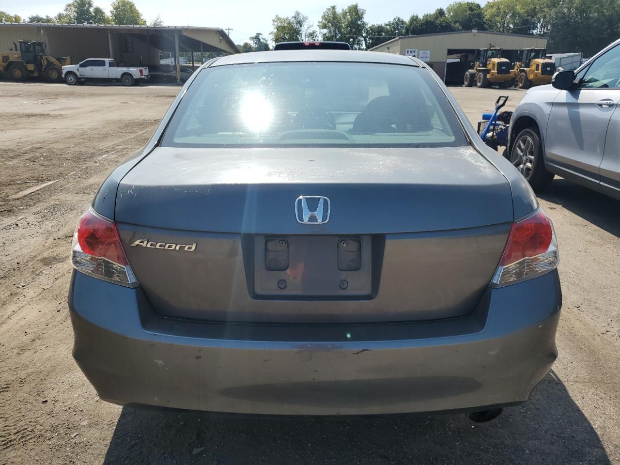 2008 Honda Accord Ex VIN: 1HGCP267X8A010180 Lot: 70950624