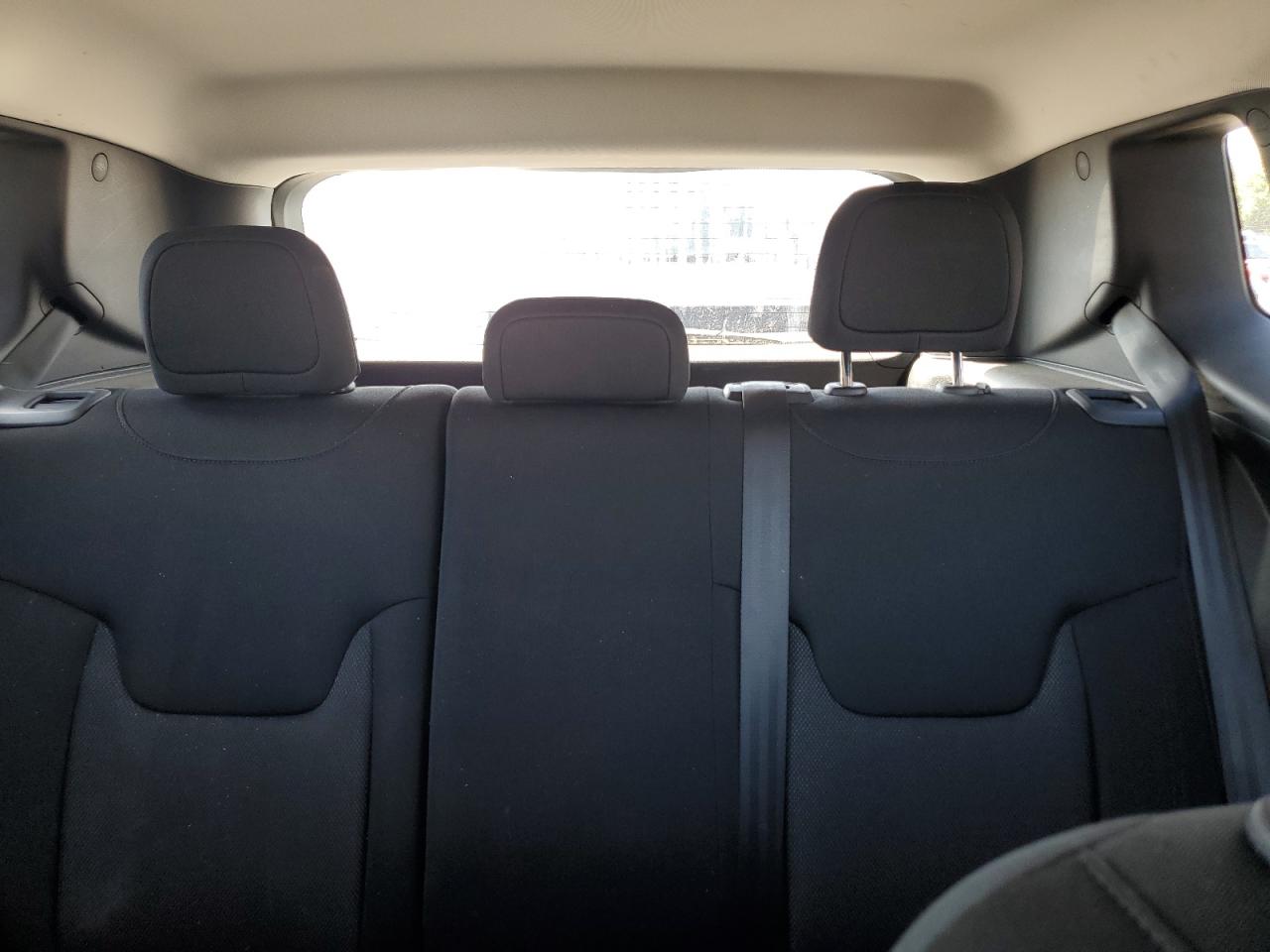 2020 Jeep Renegade - Image 10