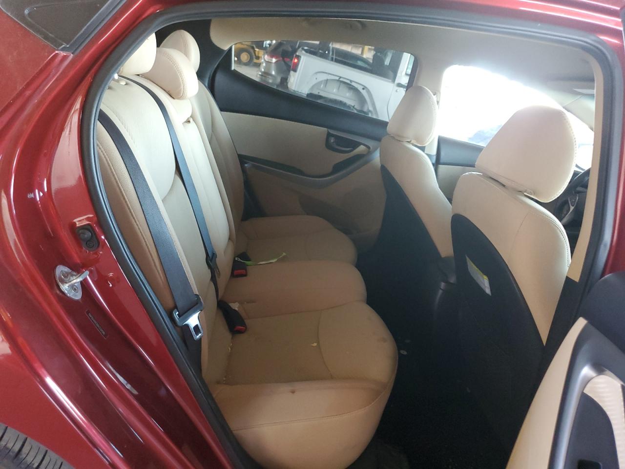 2013 Hyundai Elantra - Image 10