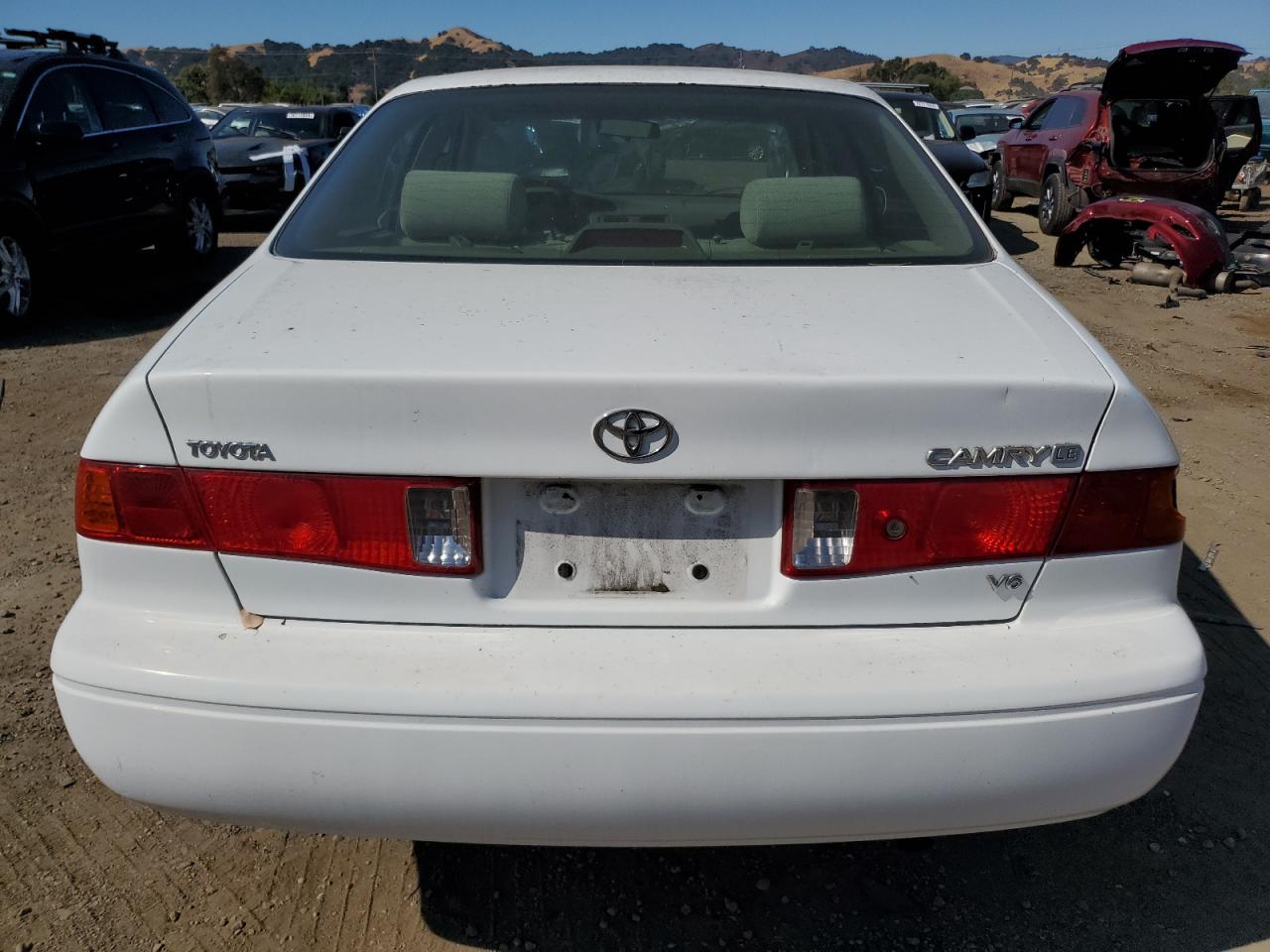 4T1BF28K9YU090922 2000 Toyota Camry Le