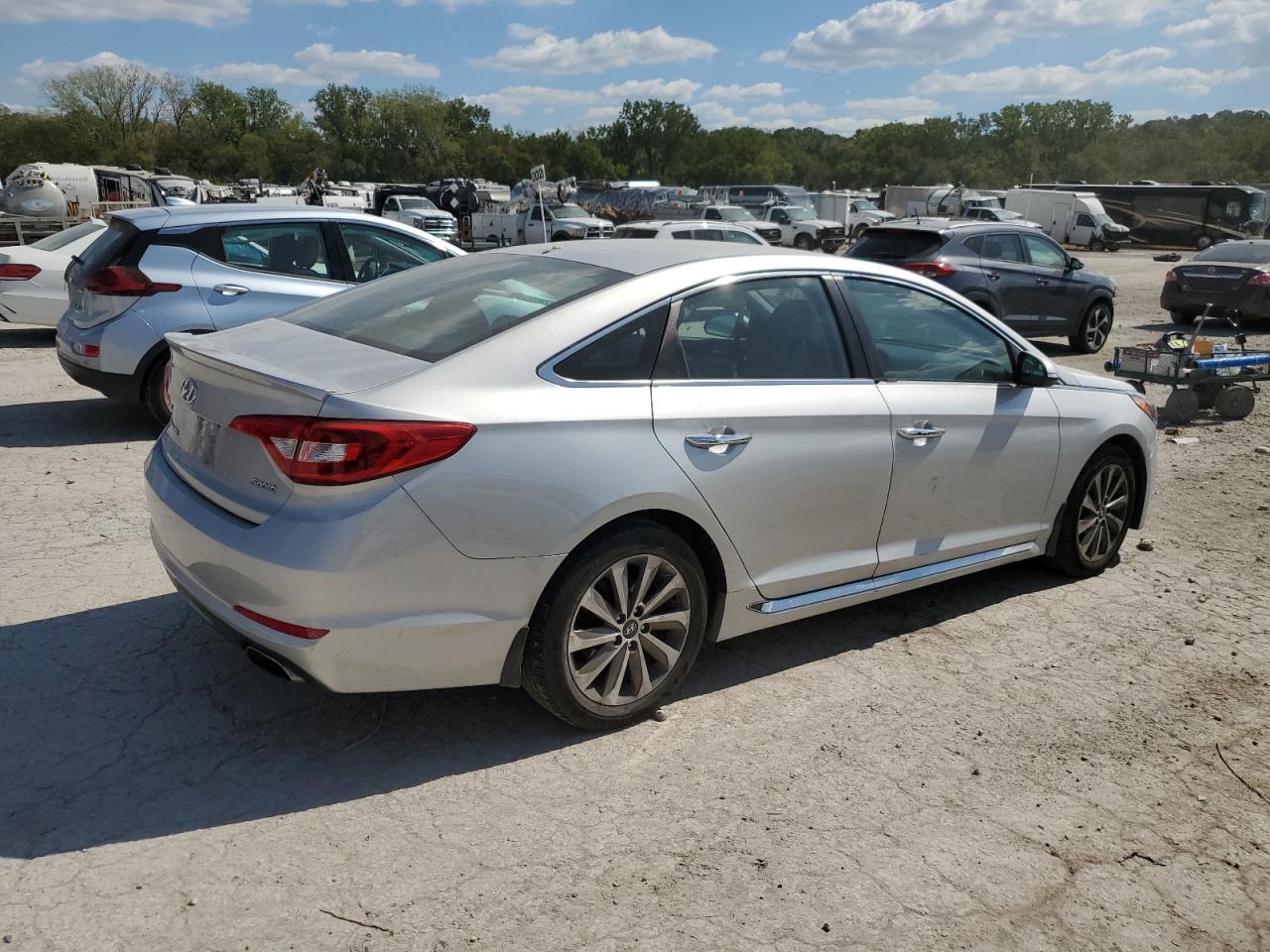 2016 Hyundai Sonata - Image 3