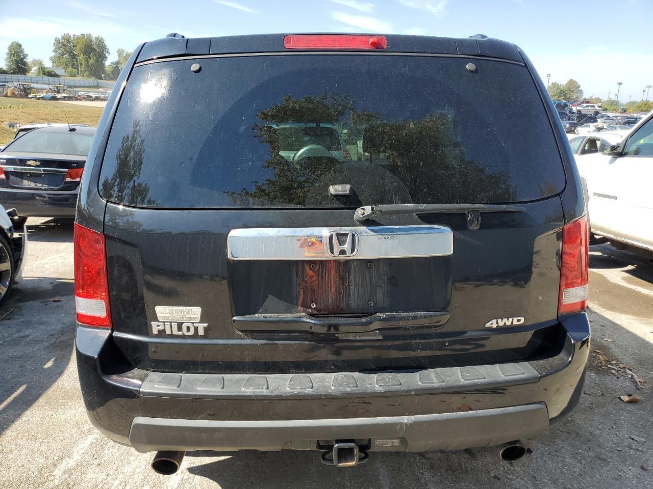 2011 Honda Pilot Exln VIN: 5FNYF4H78BB070912 Lot: 72193254