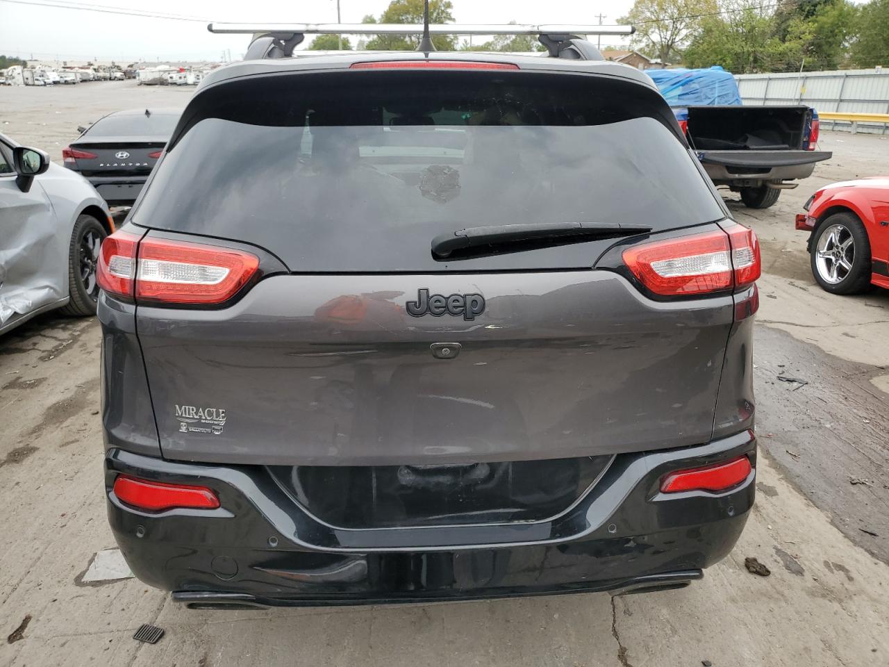 2018 Jeep Cherokee Latitude VIN: 1C4PJLCX9JD588903 Lot: 71270614