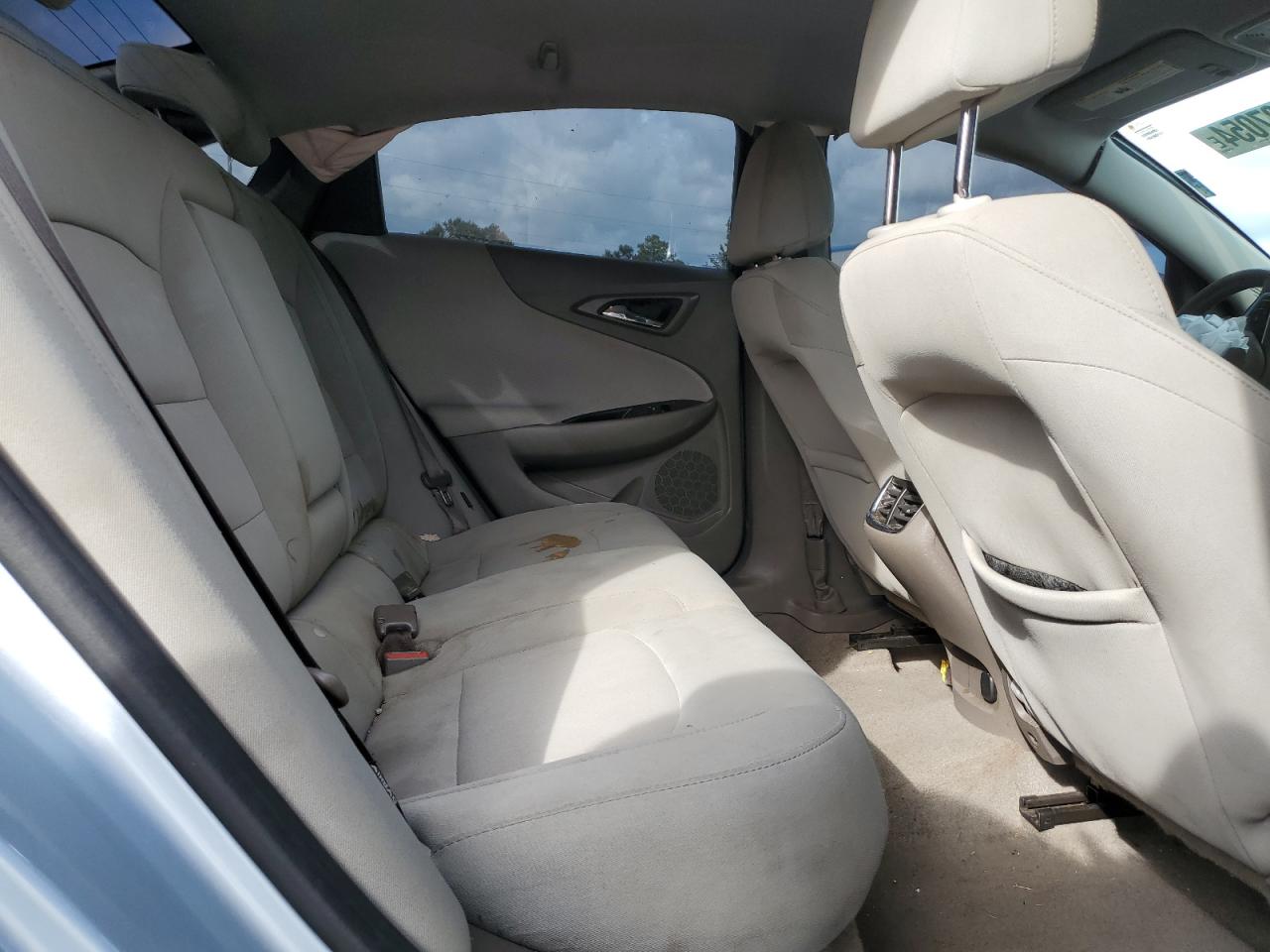 2017 Chevrolet Malibu - Image 10