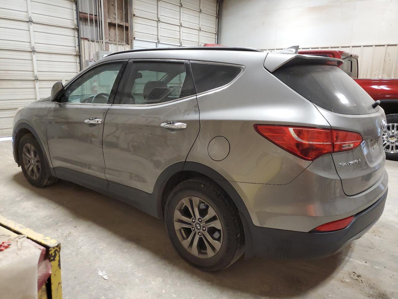 2016 Hyundai Santa Fe - Image 2
