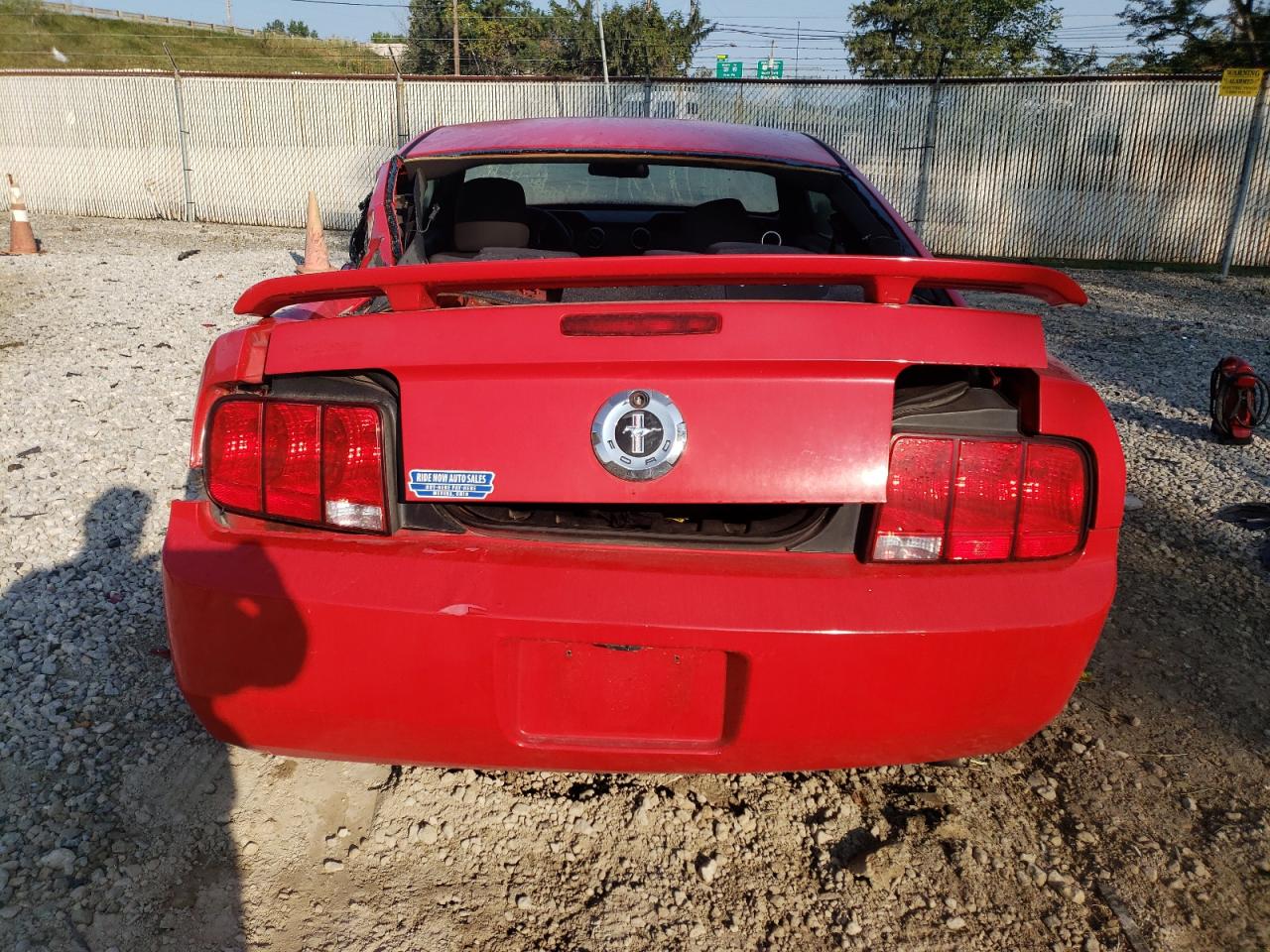 1ZVFT80N155171861 2005 Ford Mustang