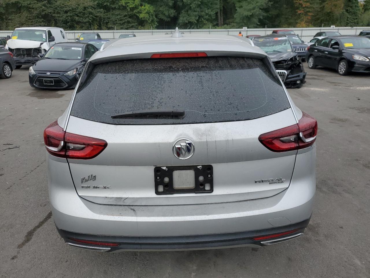 2018 Buick Regal Tourx Preferred VIN: W04GU8SX8J1144901 Lot: 70997844