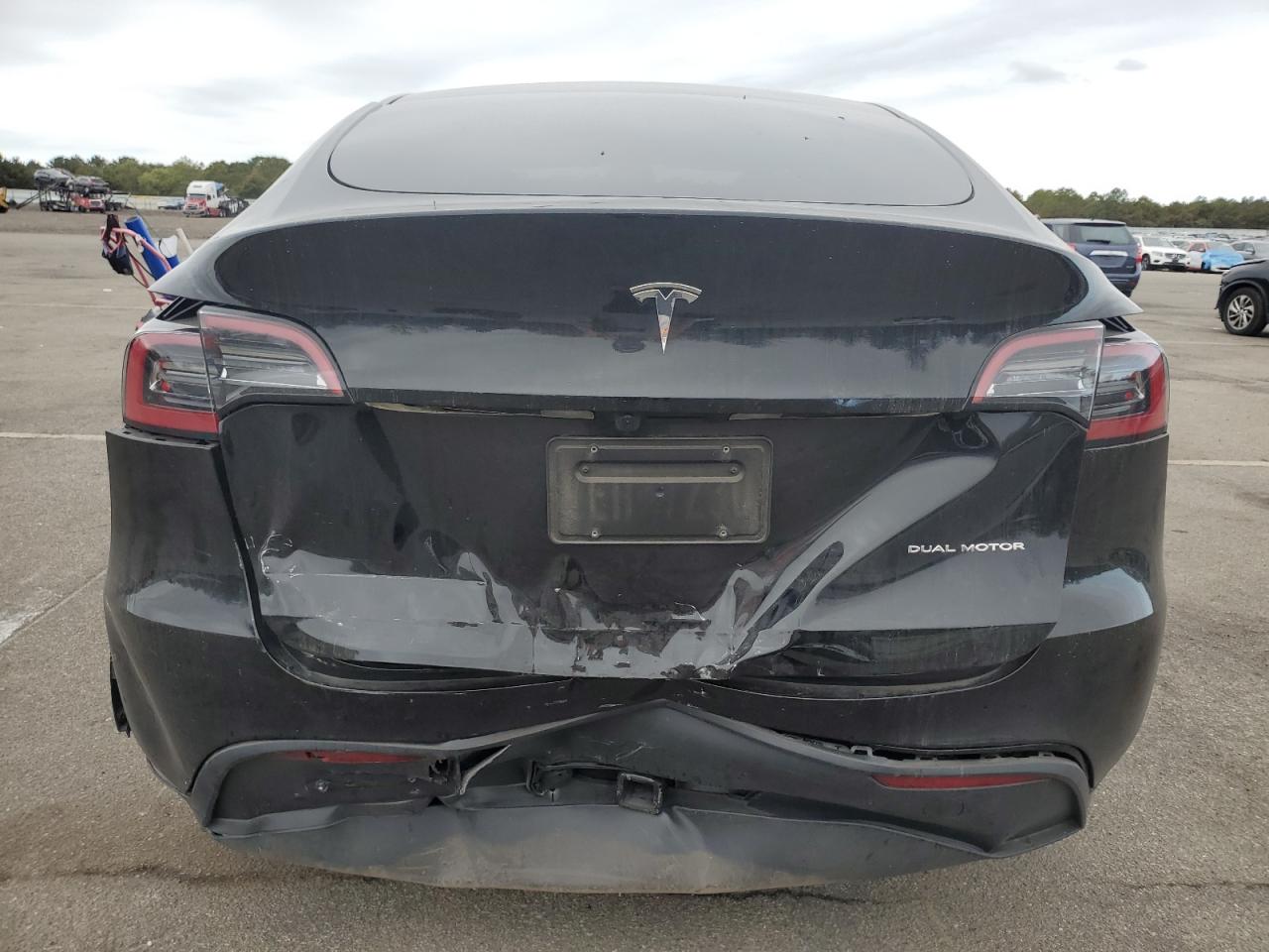 7SAYGDEE8PF867588 2023 Tesla Model Y