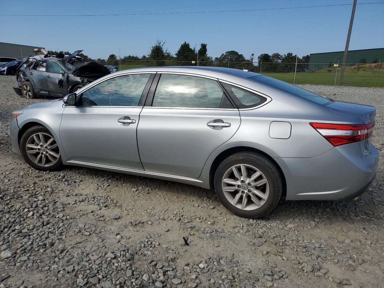 4T1BK1EB8FU192686 2015 TOYOTA AVALON - Image 2