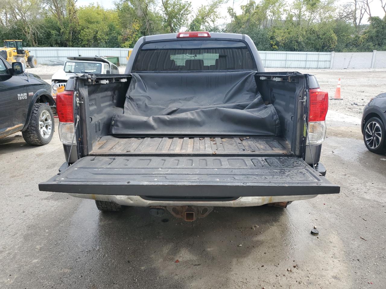 5TFDW5F16BX176347 2011 Toyota Tundra Crewmax Sr5