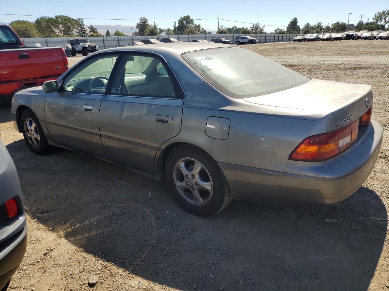 1998 Lexus ES - Image 2