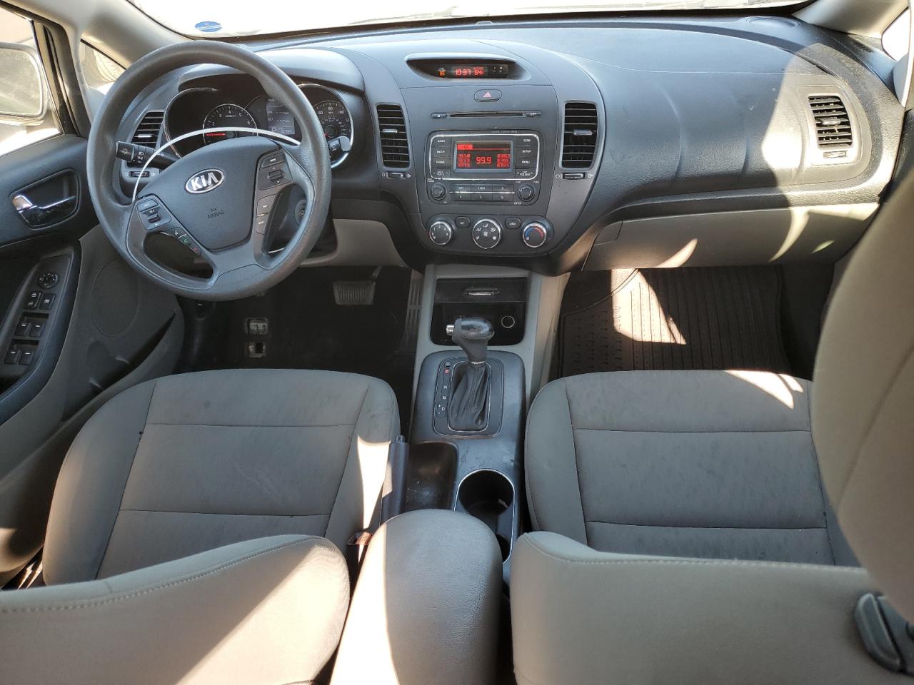 2015 Kia Forte - Image 8