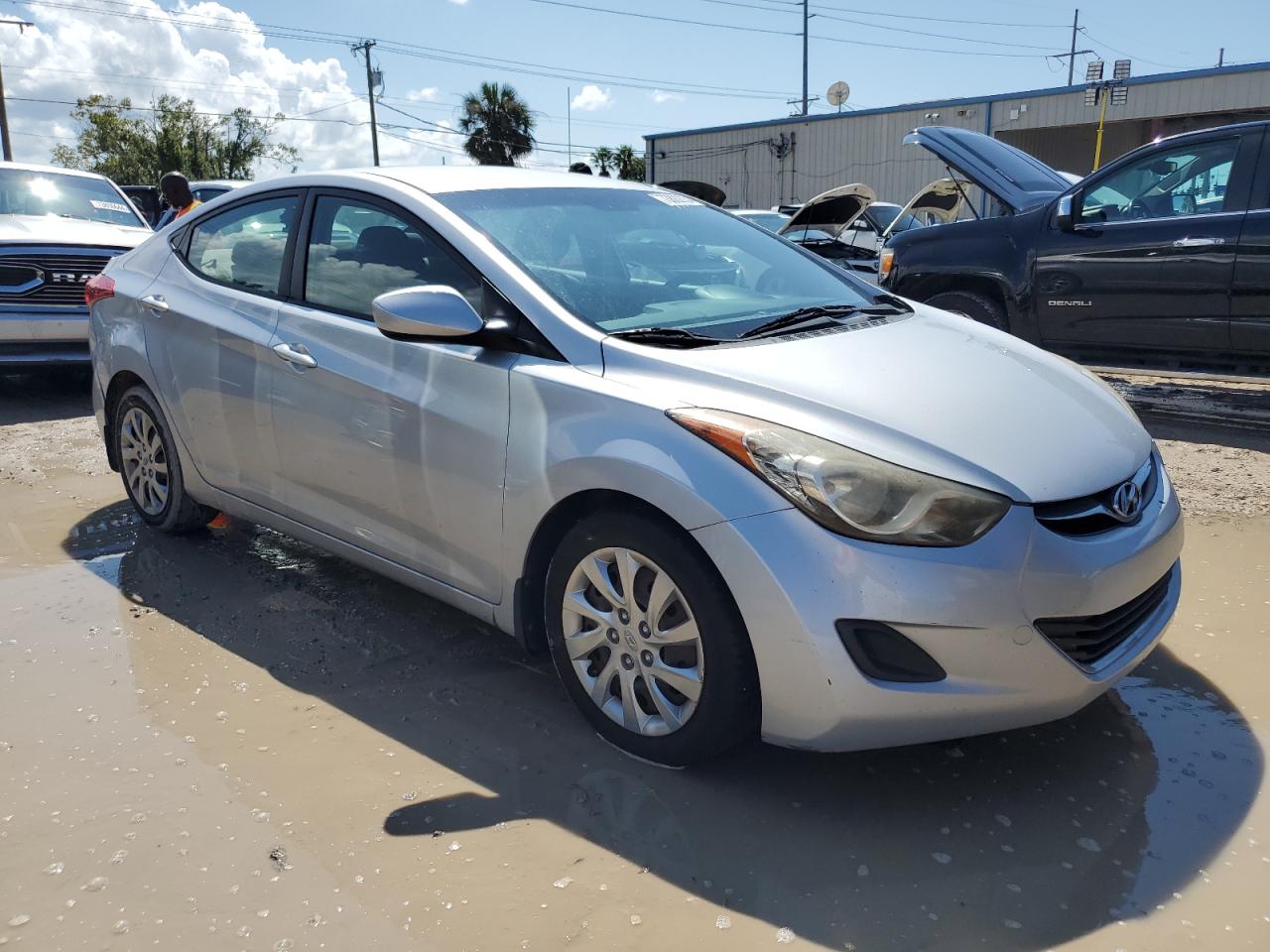 2013 Hyundai Elantra - Image 4
