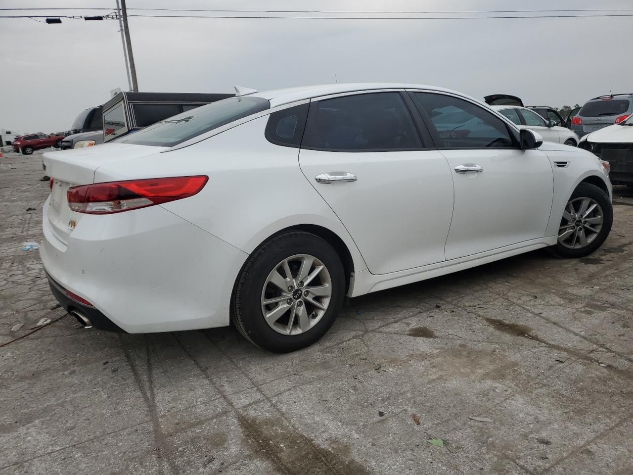 VIN 5XXGT4L35JG195578 2018 KIA OPTIMA no.3