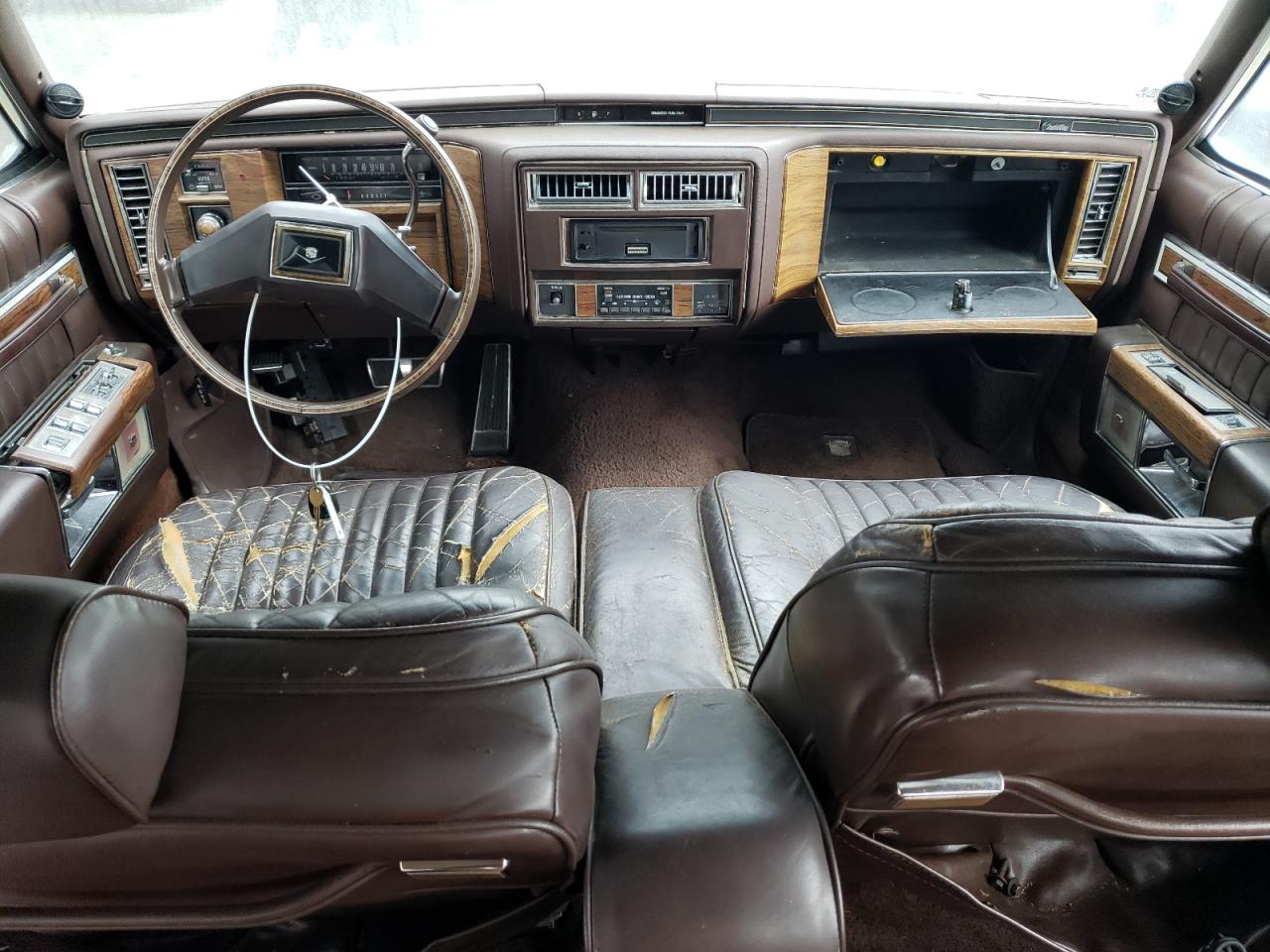 1983 Cadillac Deville VIN: 1G6AD6987D9212824 Lot: 71146984