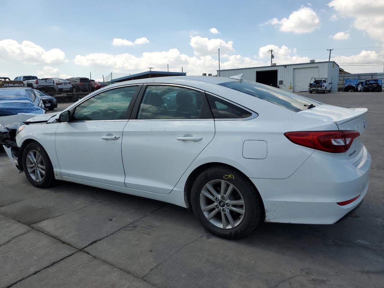 5NPE24AF5GH398569 2016 HYUNDAI SONATA - Image 2