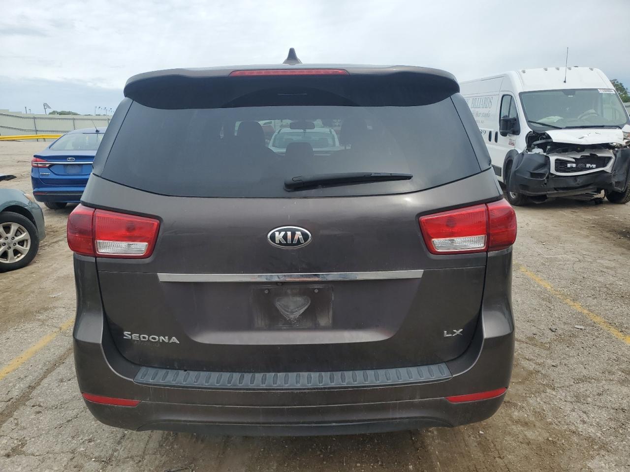 KNDMB5C10H6301454 2017 Kia Sedona Lx