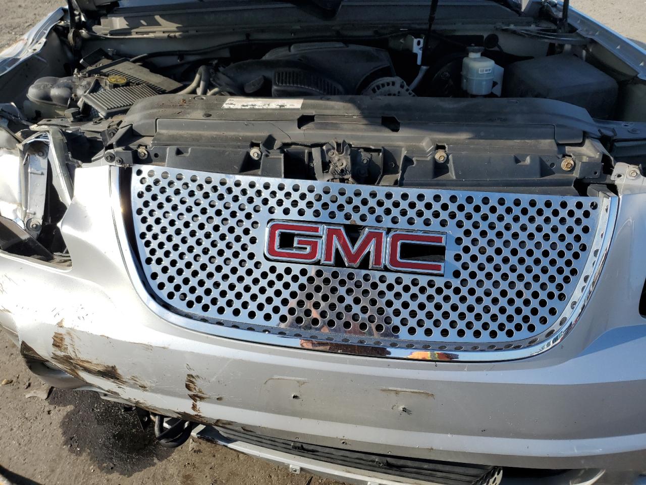 2013 GMC Yukon - Image 13