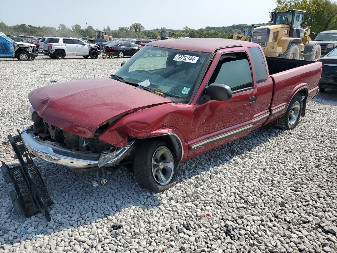 2002 Chevrolet S-10 Pickup - Image 1