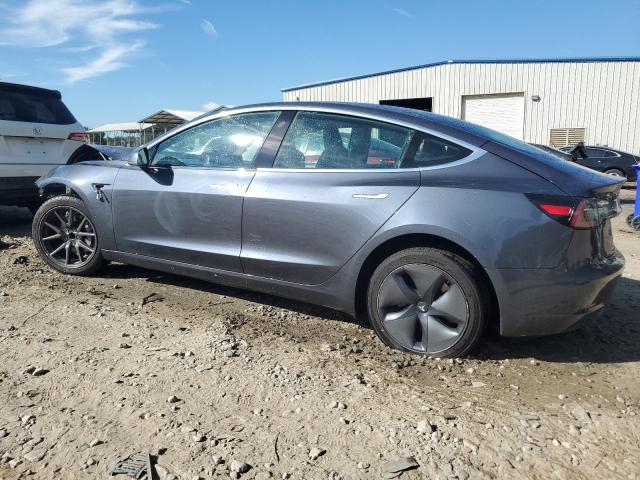  TESLA MODEL 3 2020 Серый