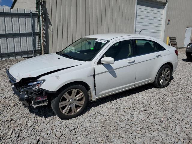 2013 Chrysler 200 Lx იყიდება Lawrenceburg-ში, KY - Front End