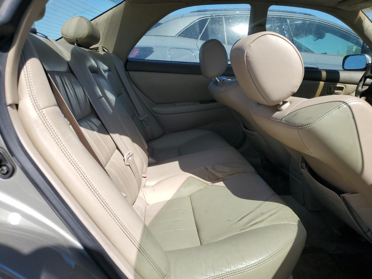1998 Lexus ES - Image 10
